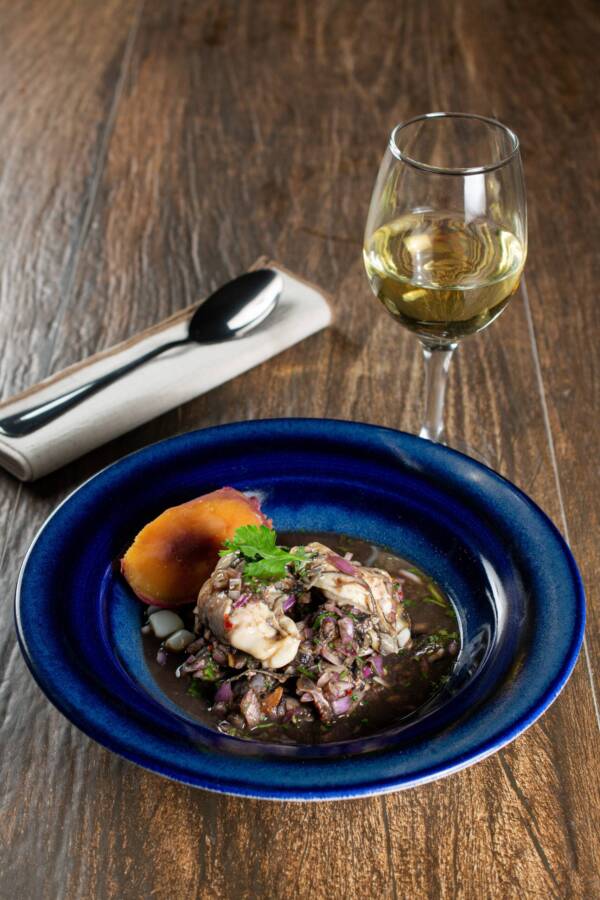 Ceviche de Ostras con conchas negras