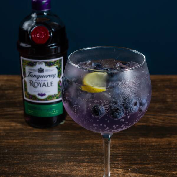 Tanqueray Royale & Frutos Silvestres