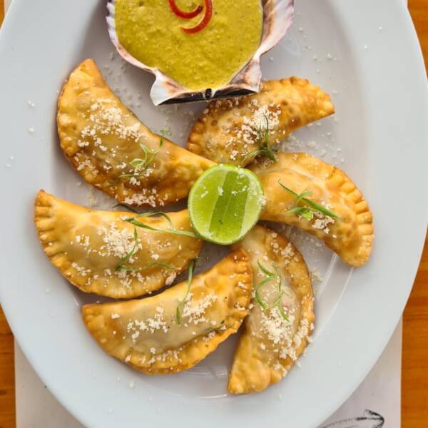 Empanada de Concha de Abanico & Langostinos
